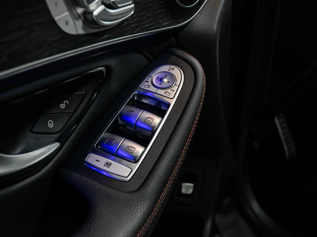 Mercedes-Benz GLC - Image 13