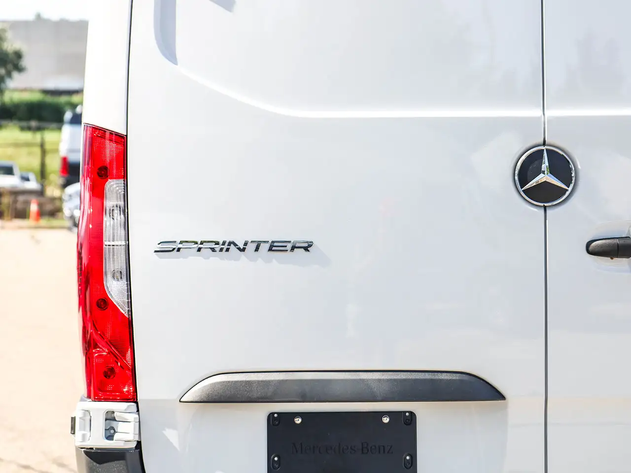 Mercedes-Benz Sprinter - Image 10