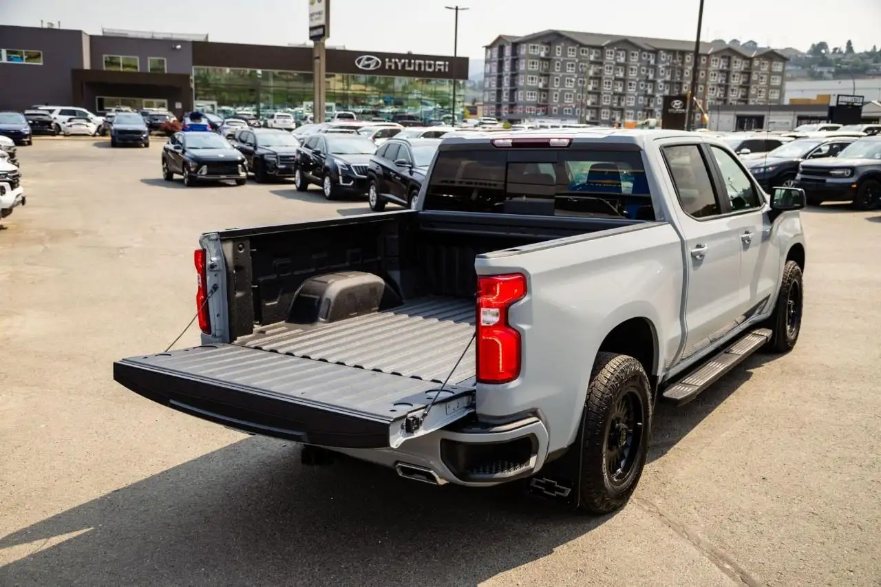 Chevrolet Silverado 1500 - Image 10