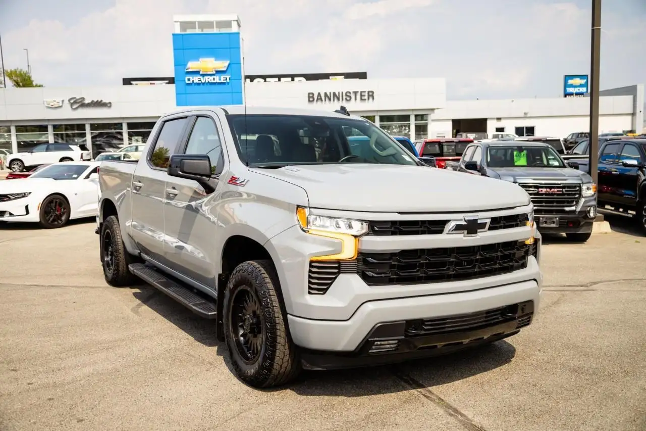 Chevrolet Silverado 1500 - Image 13