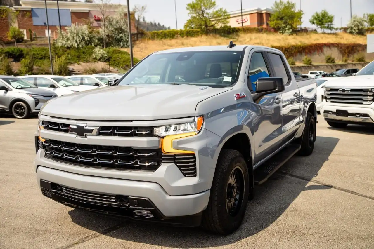 Chevrolet Silverado 1500 - Image 6