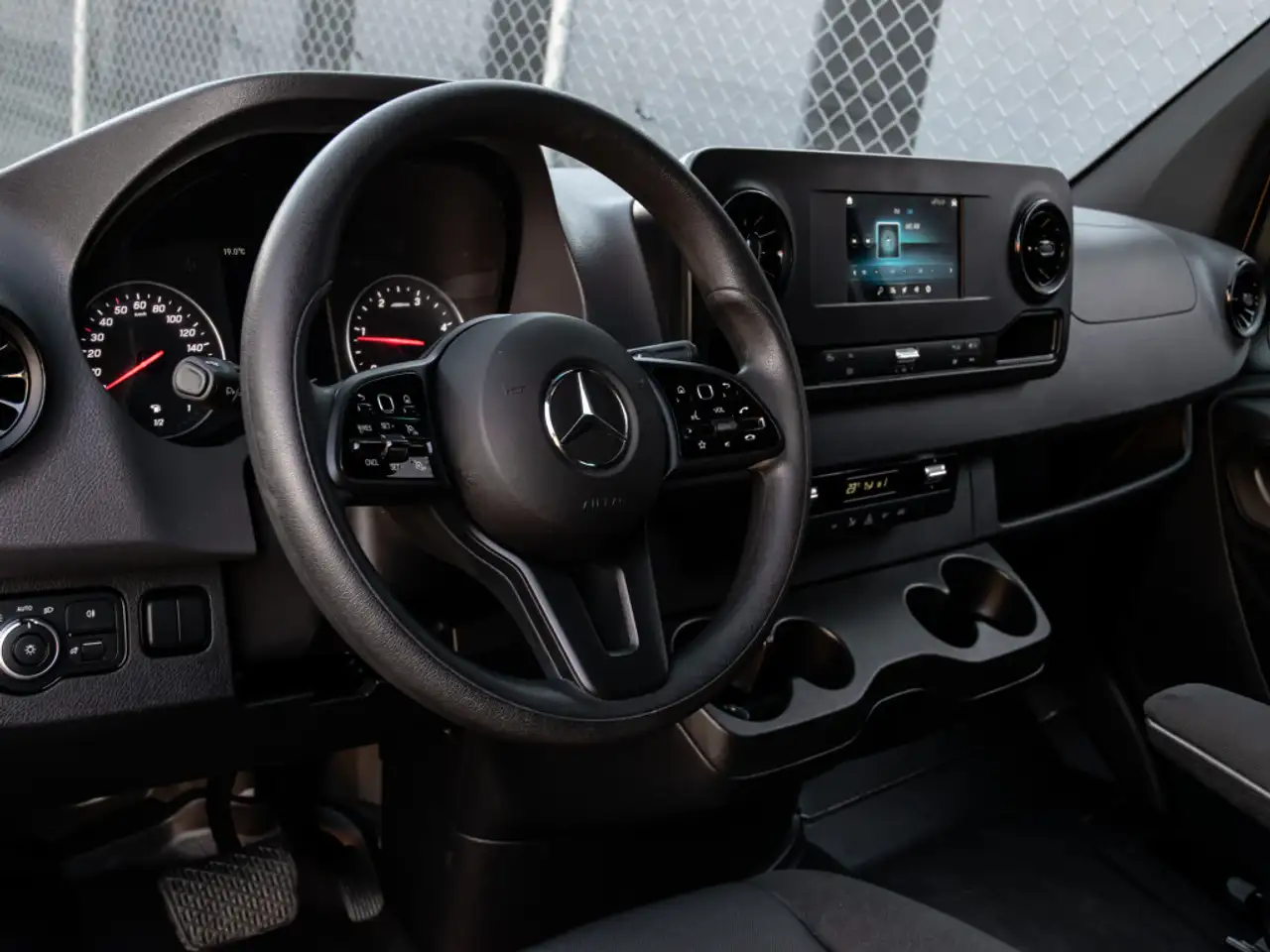 Mercedes-Benz Sprinter - Image 7
