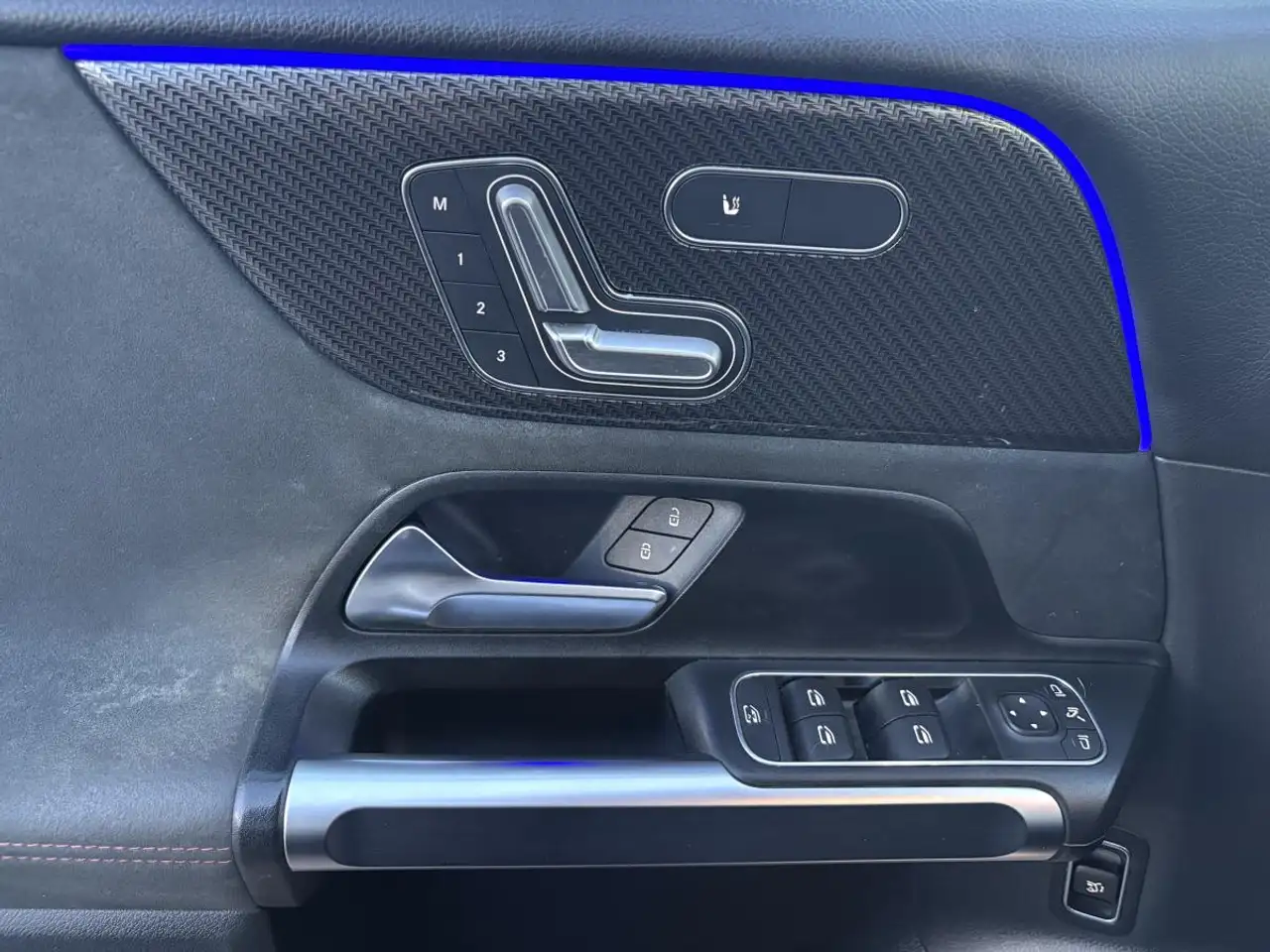 Mercedes-Benz GLB - Image 28