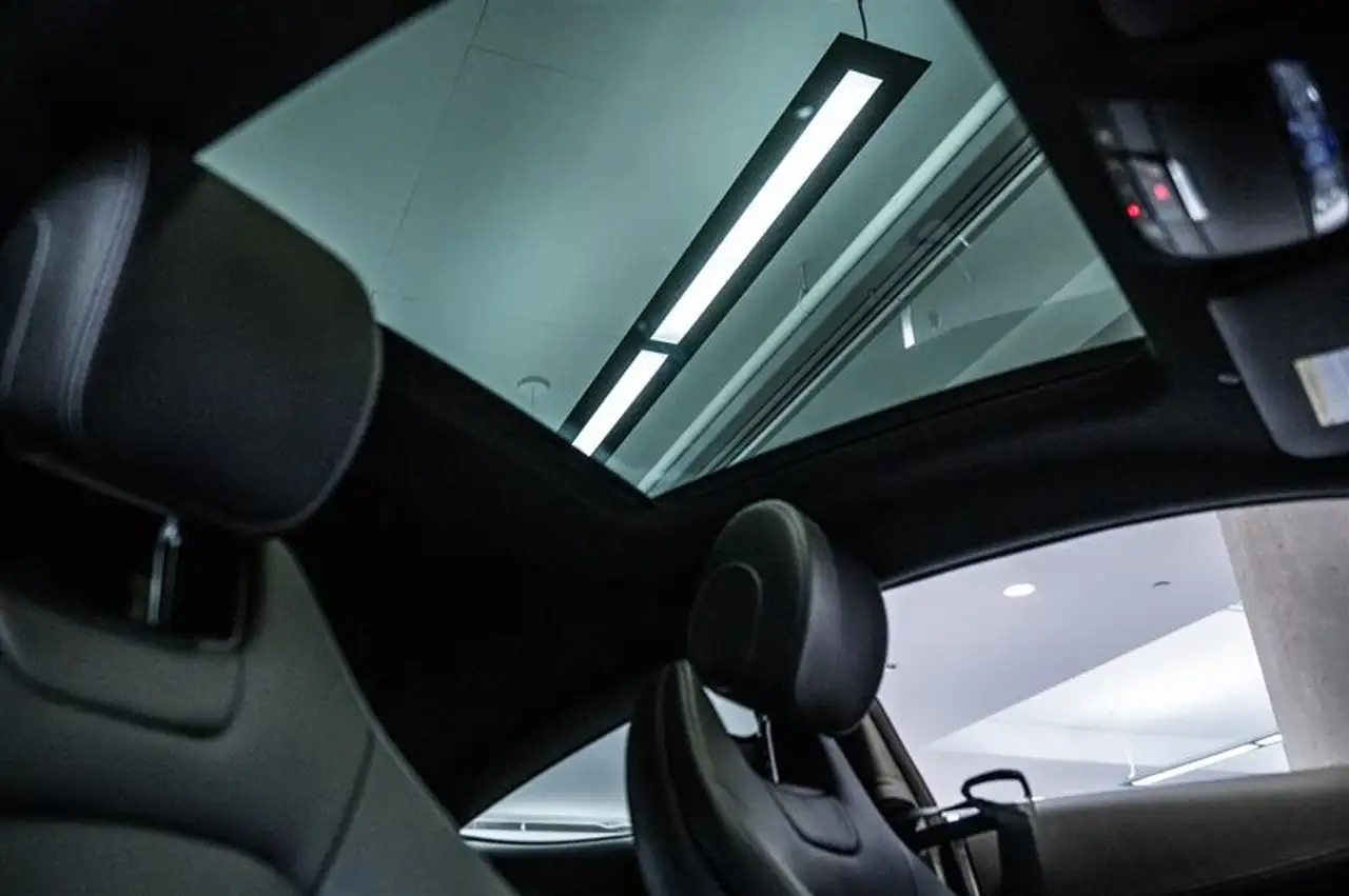 Mercedes-Benz C-Class - Image 16