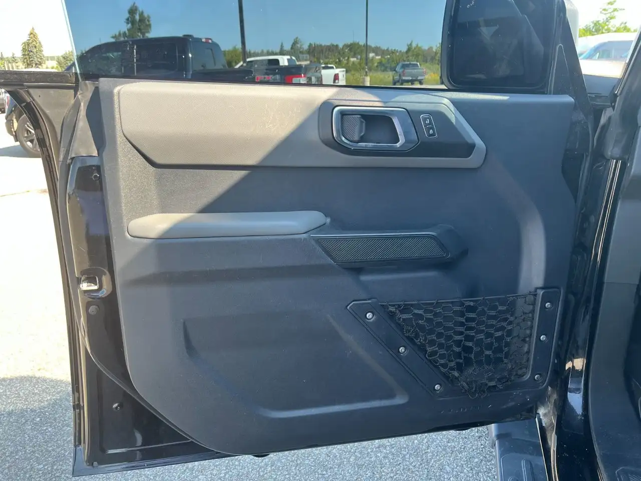 Ford Bronco - Image 10