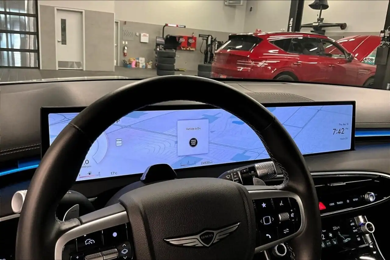 Genesis GV70 - Image 17