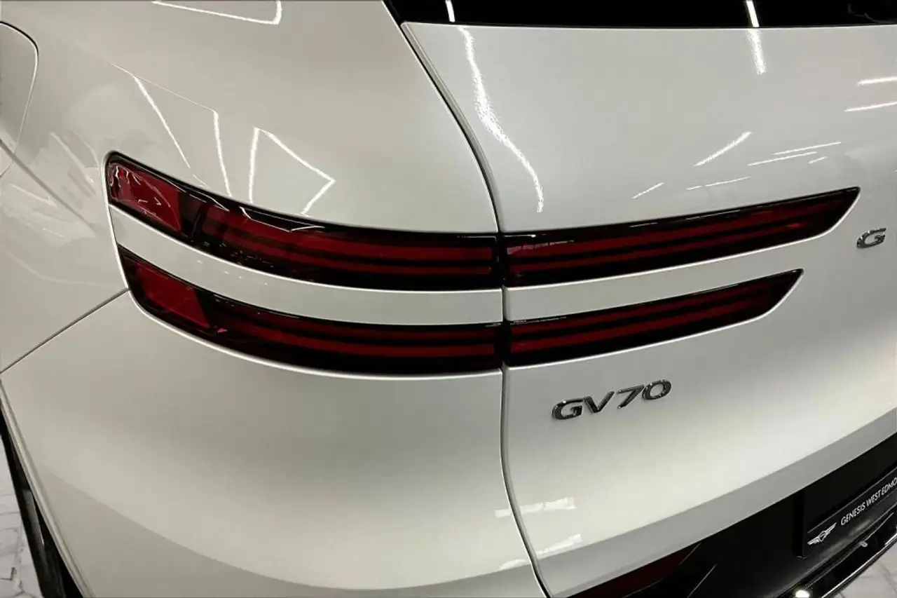 Genesis GV70 - Image 25
