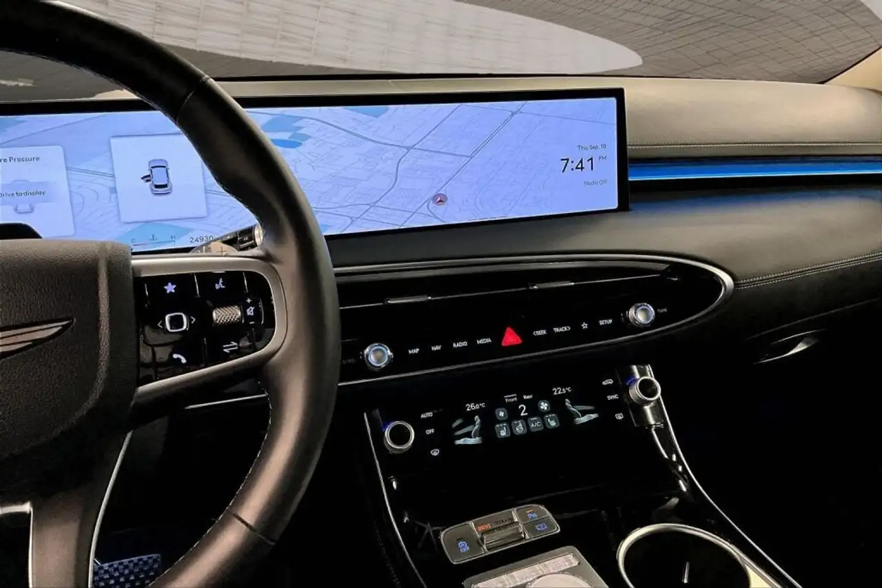 Genesis GV70 - Image 11
