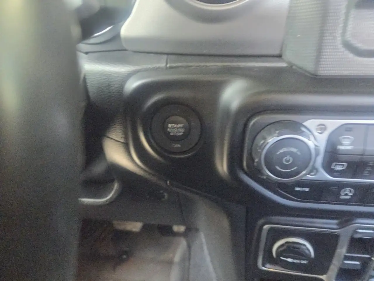 Jeep Wrangler - Image 8