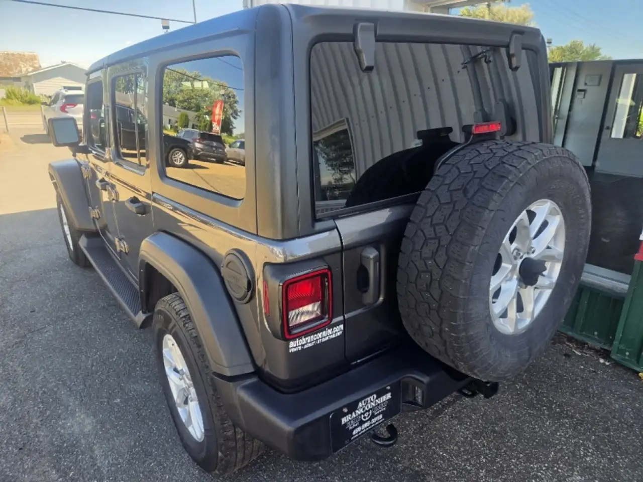 Jeep Wrangler - Image 17