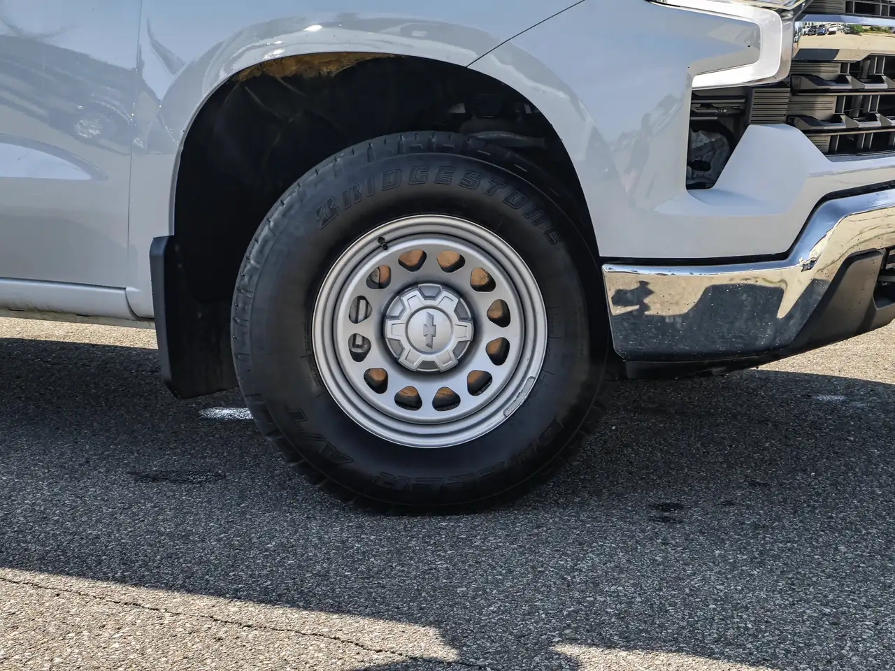 Chevrolet Silverado 1500 - Image 11