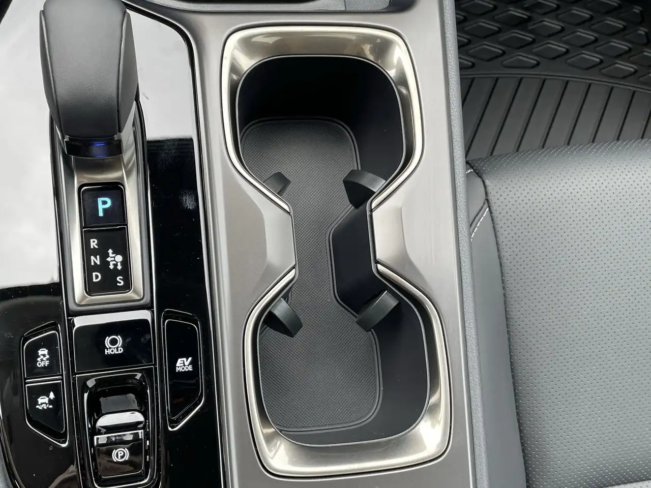 Lexus NX - Image 28