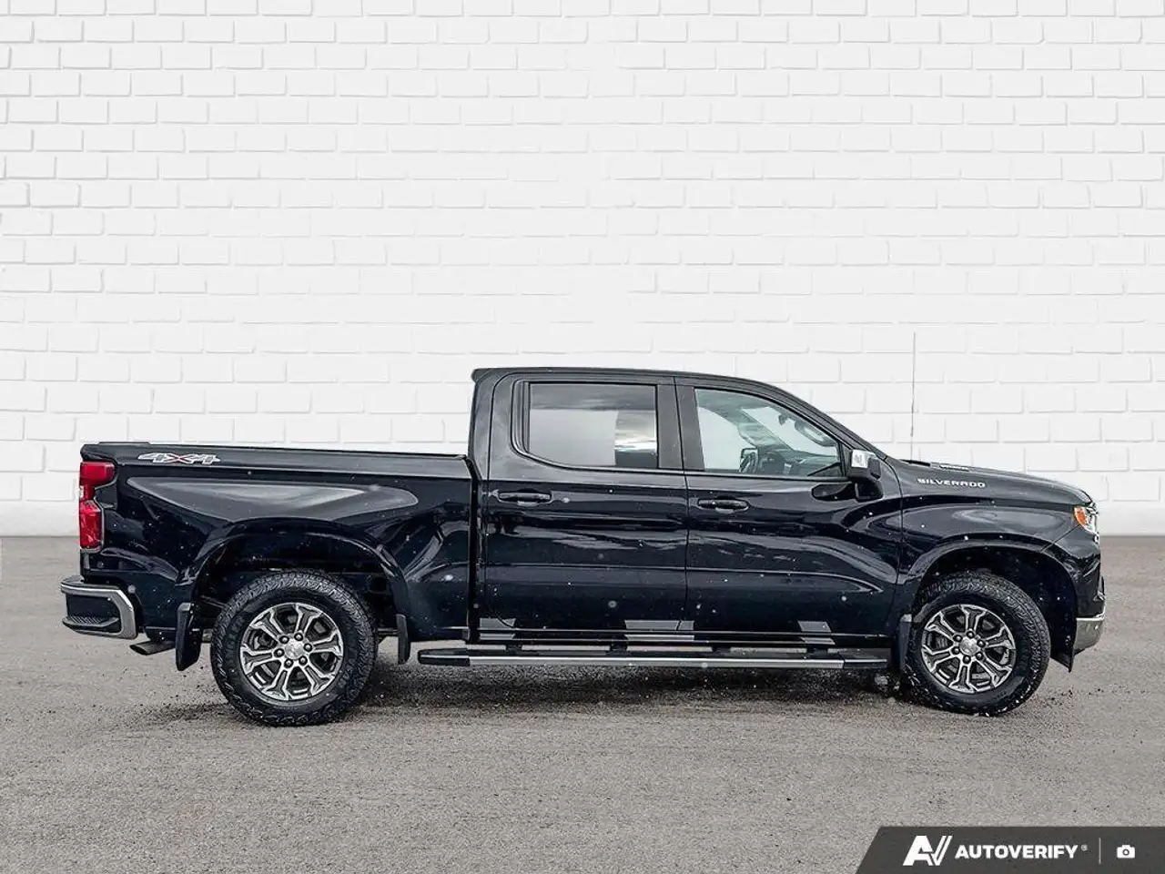 Chevrolet Silverado 1500 - Image 6