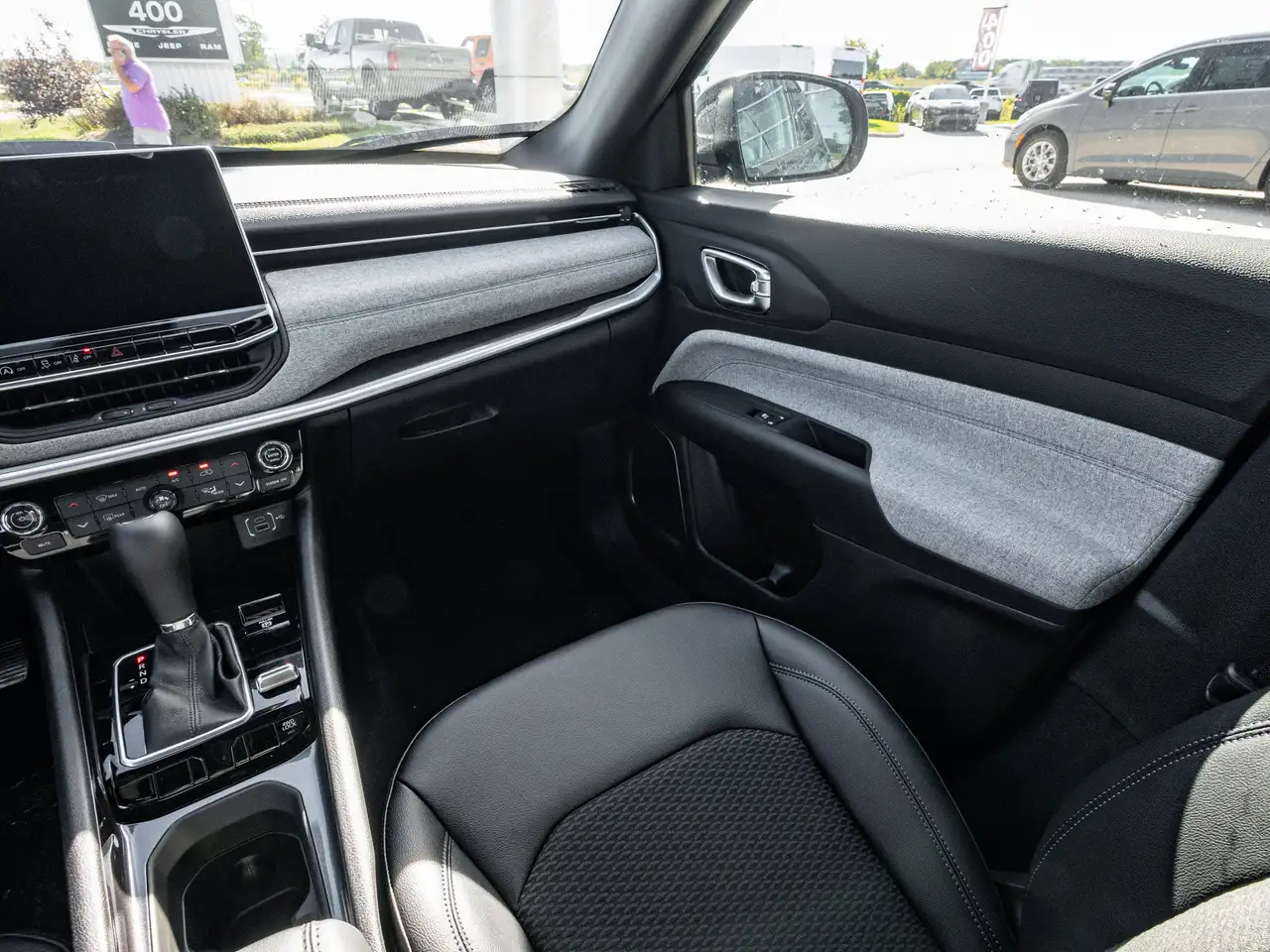 Jeep Compass - Image 28