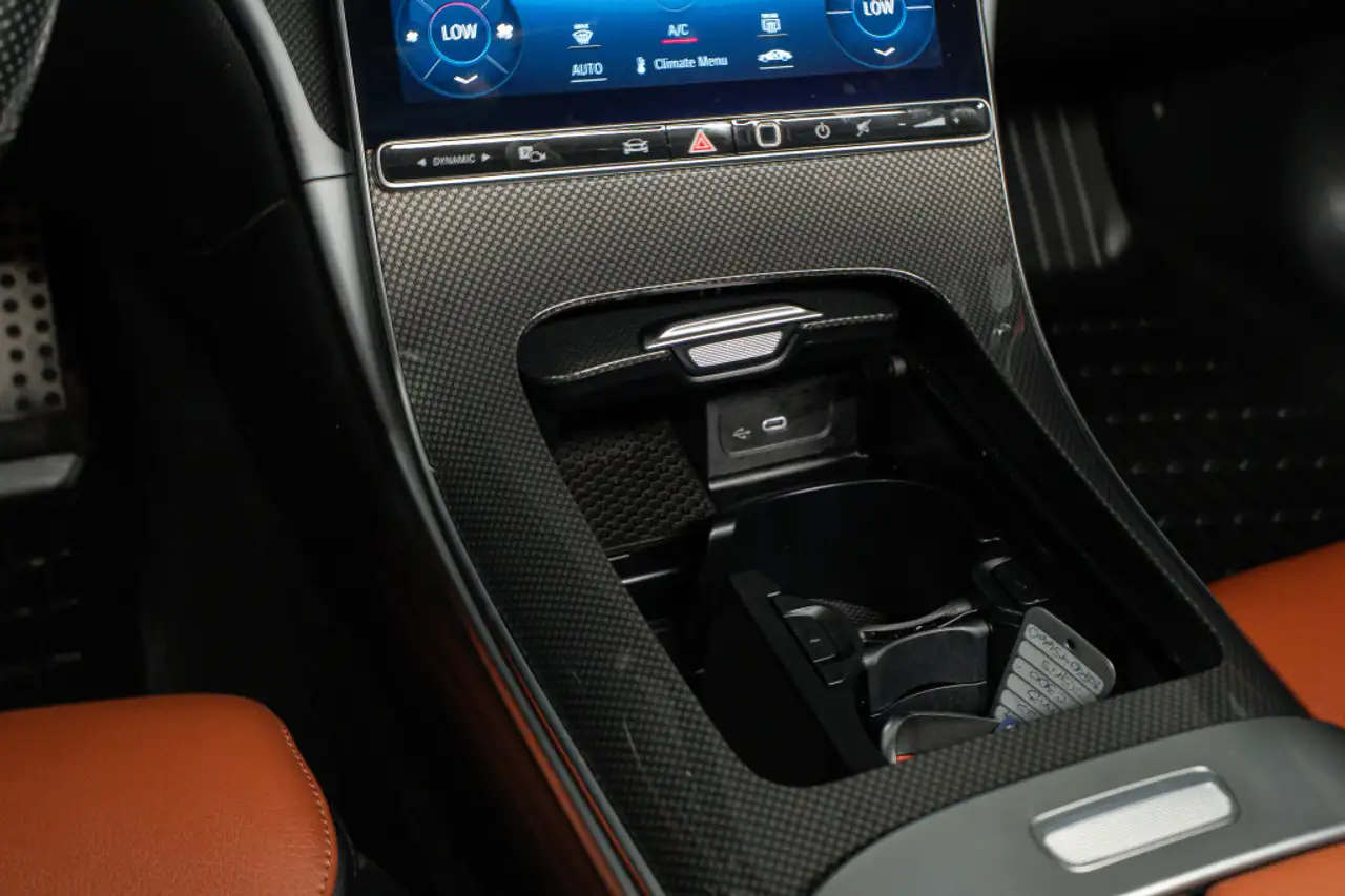 Mercedes-Benz C-Class - Image 24