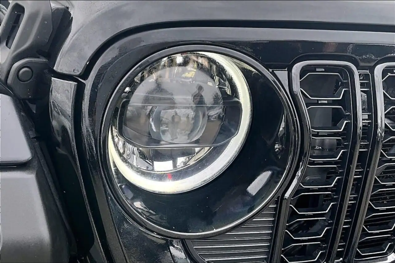 Jeep Wrangler - Image 29