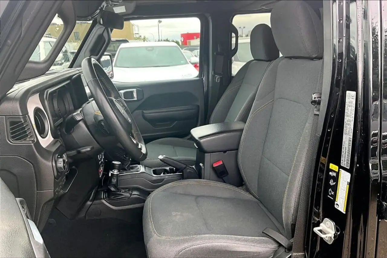 Jeep Wrangler - Image 25