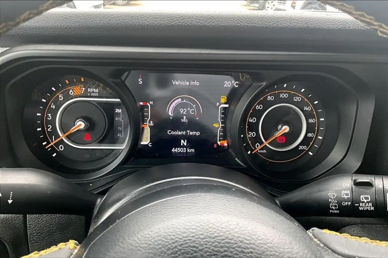 Jeep Wrangler - Image 20