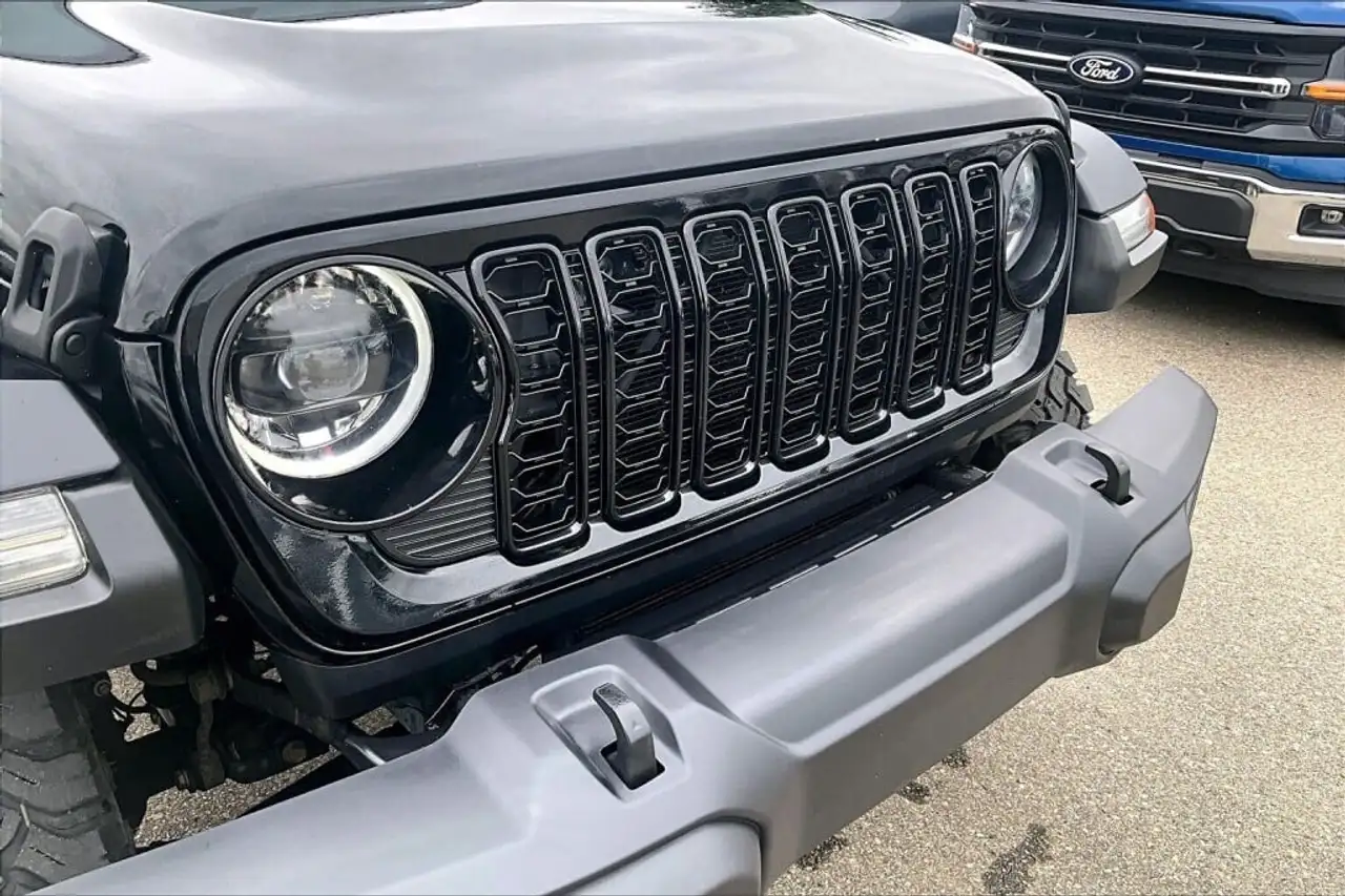 Jeep Wrangler - Image 31