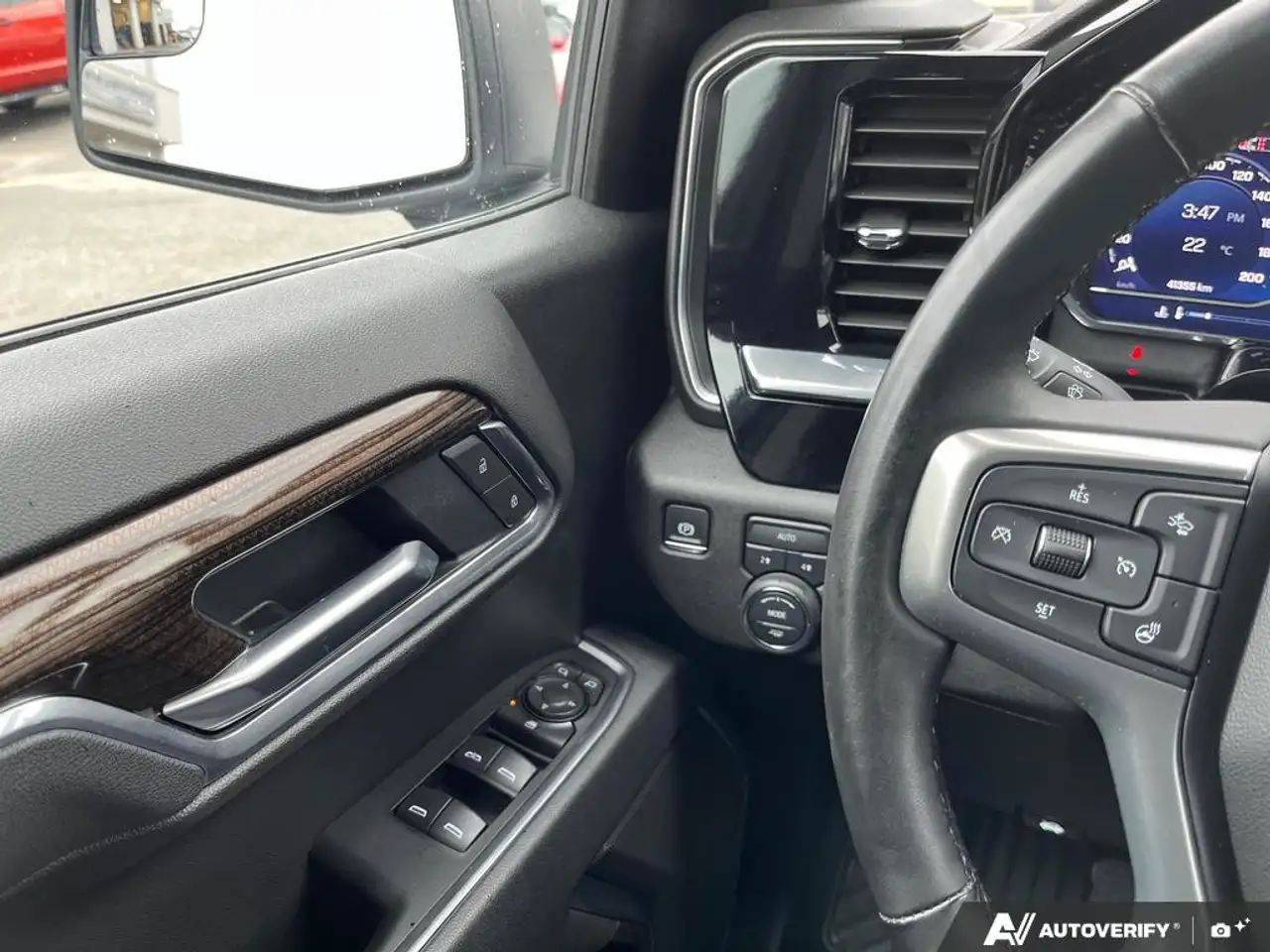 Chevrolet Silverado 1500 - Image 17