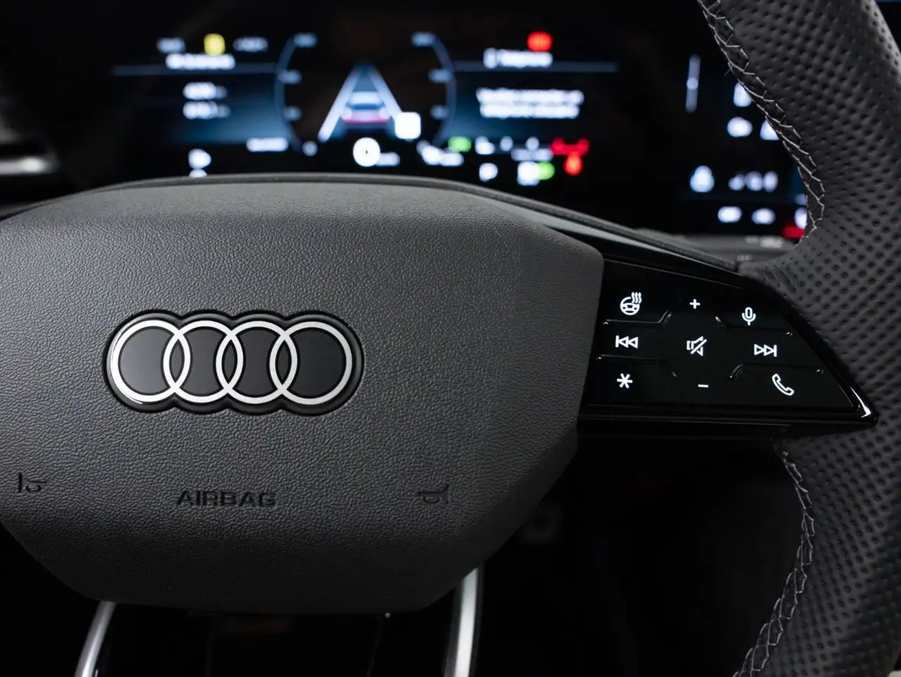 Audi SQ5 - Image 19