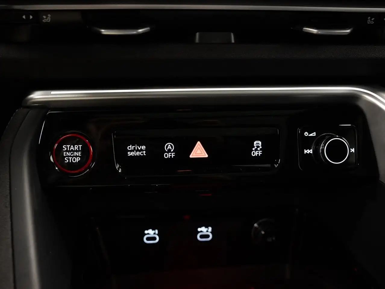 Audi SQ5 - Image 20