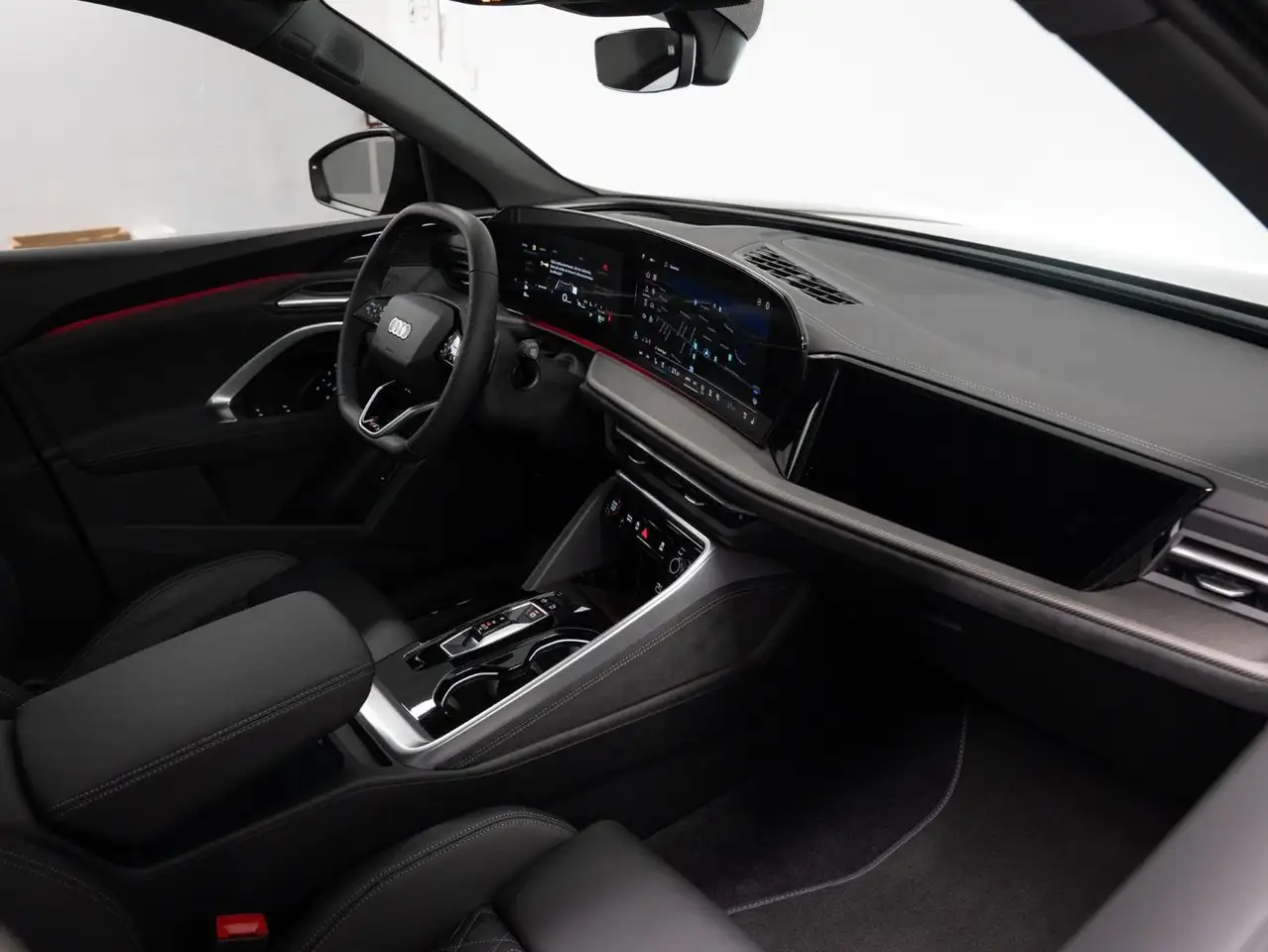 Audi SQ5 - Image 13