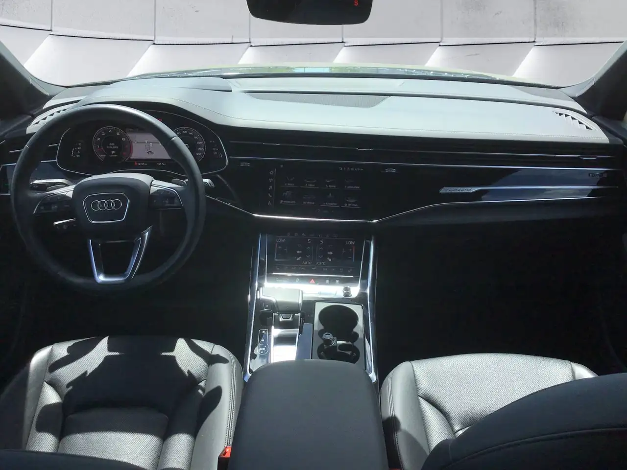 Audi Q7 - Image 16
