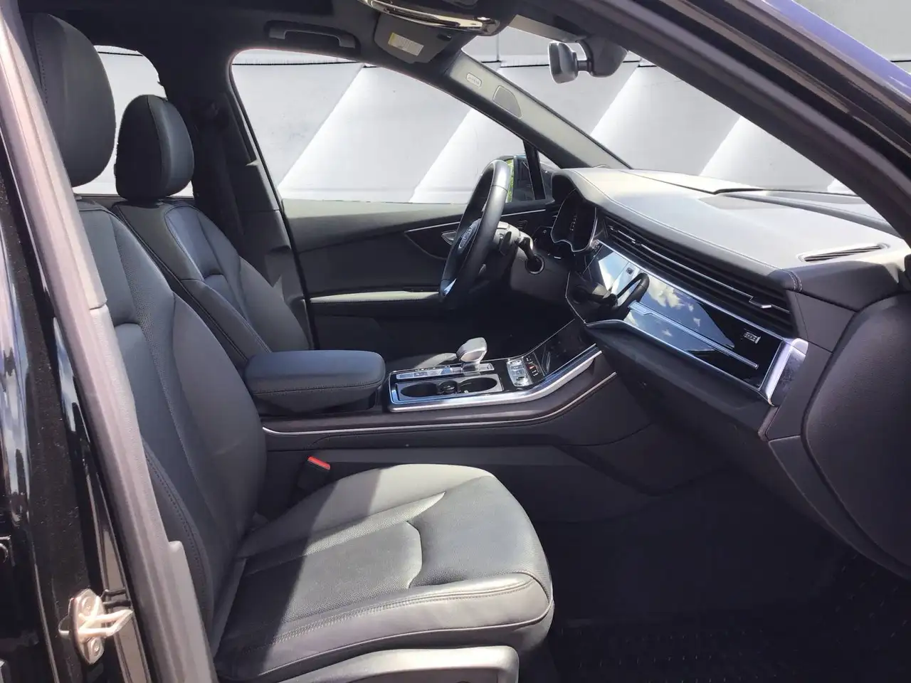 Audi Q7 - Image 13