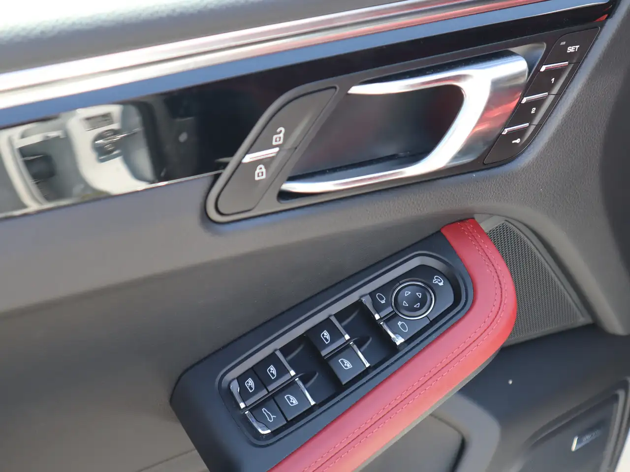 Porsche Macan - Image 11