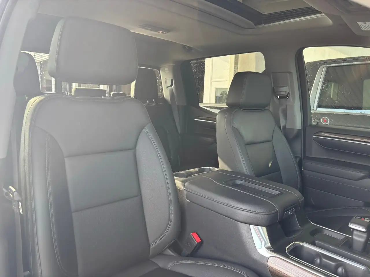 Chevrolet Silverado 1500 - Image 24