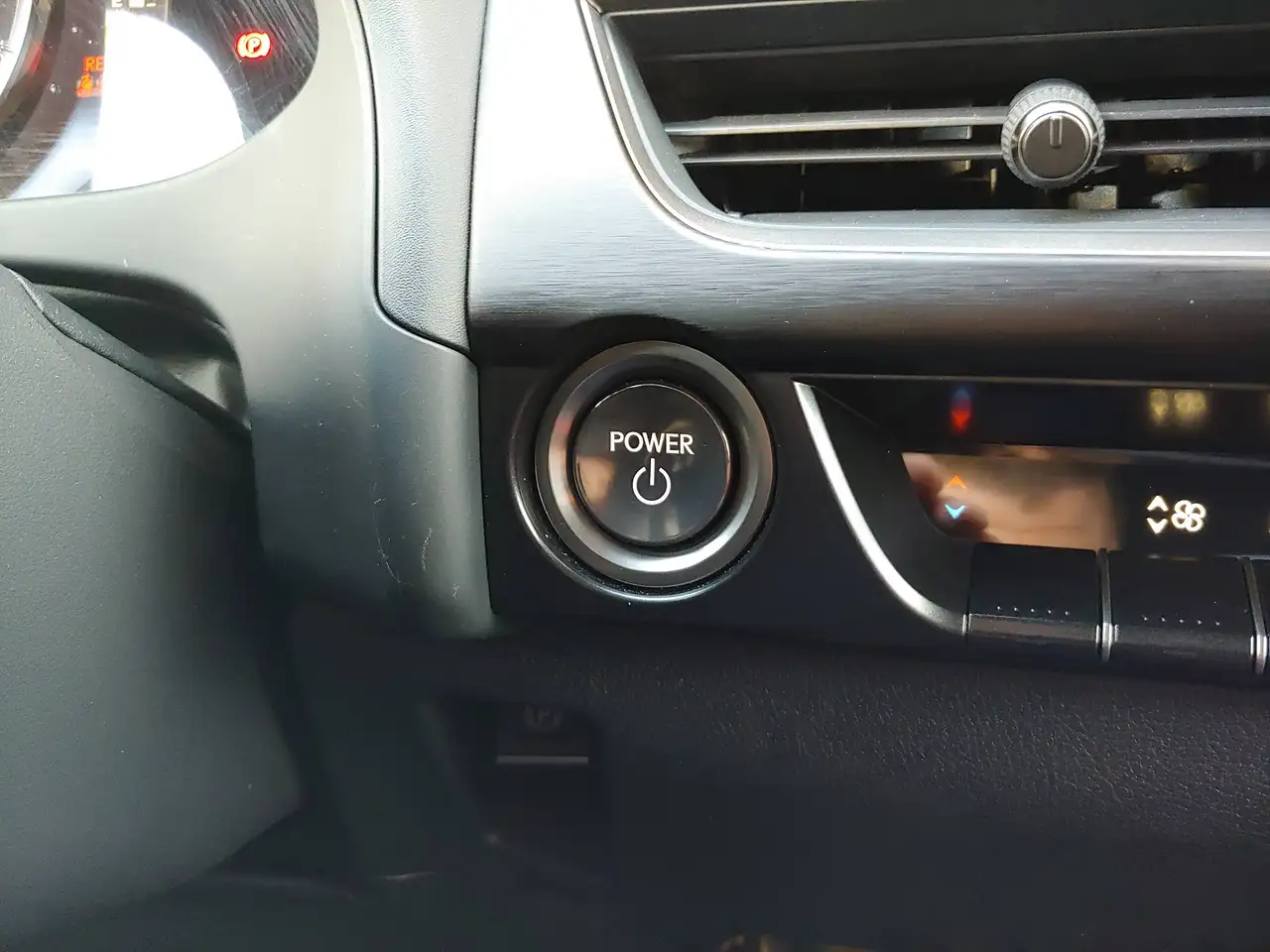 Lexus UX - Image 23