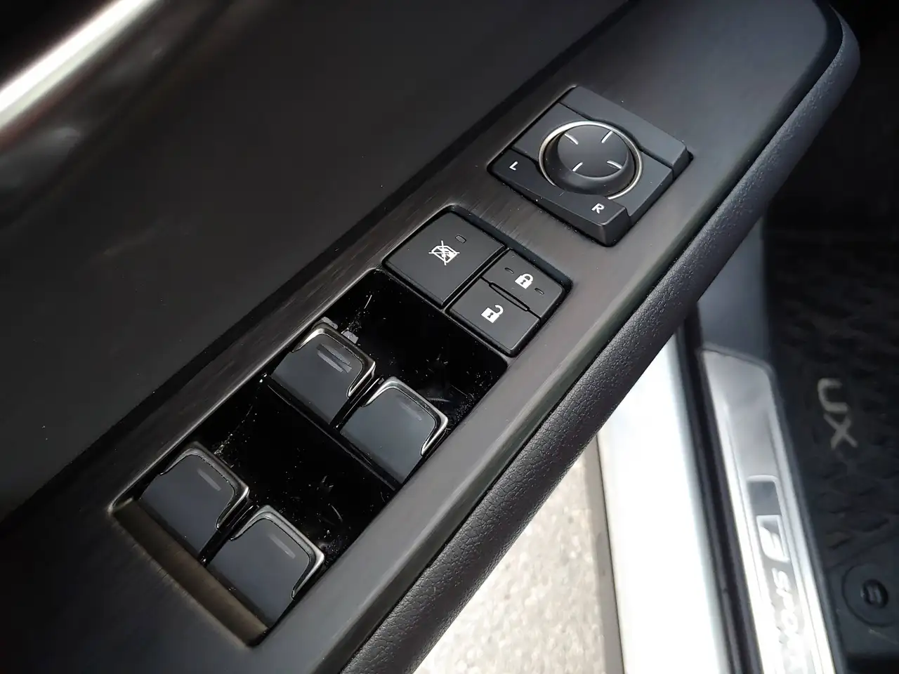 Lexus UX - Image 17