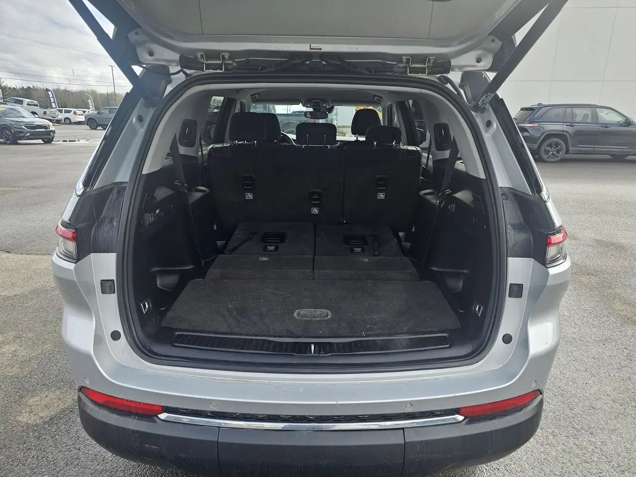 Jeep Grand Cherokee - Image 7