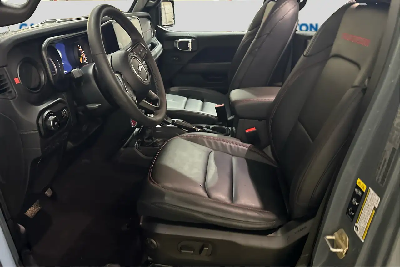 Jeep Wrangler - Image 11