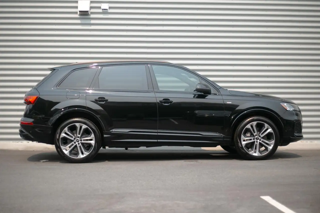 Audi Q7 - Image 5