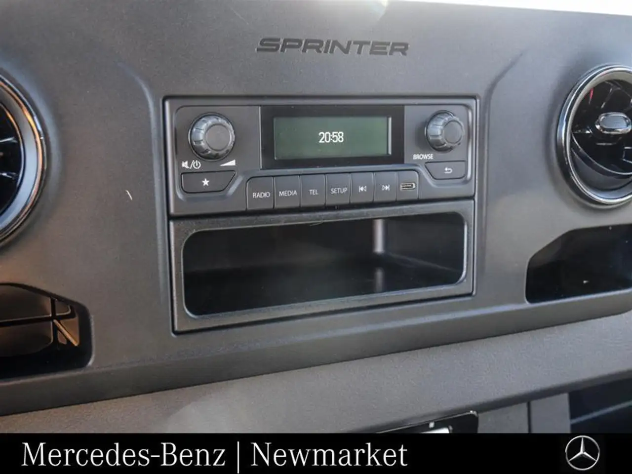 Mercedes-Benz Sprinter - Image 17