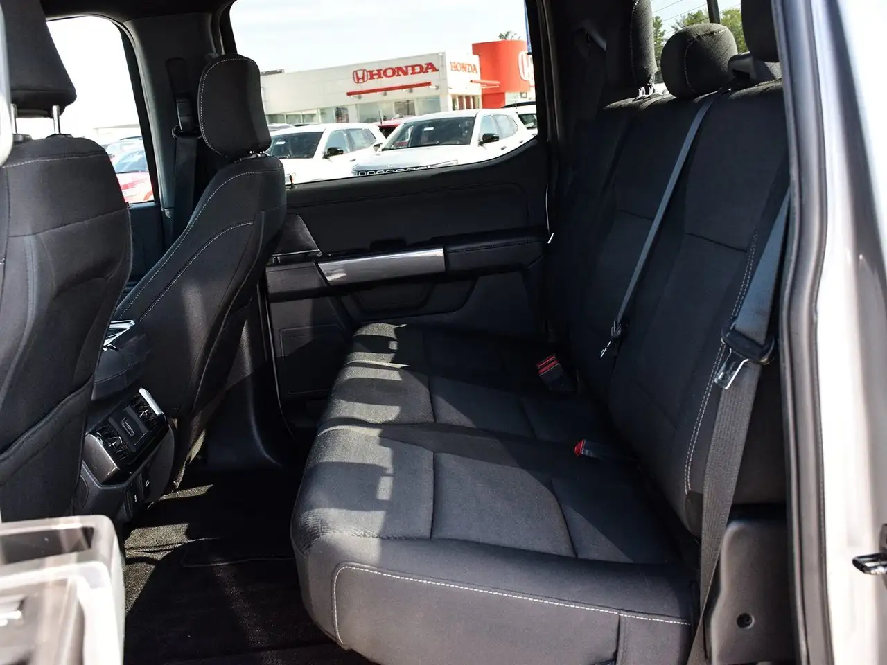 Ford F-150 - Image 13