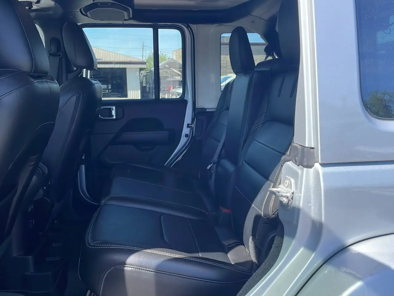 Jeep Wrangler - Image 17