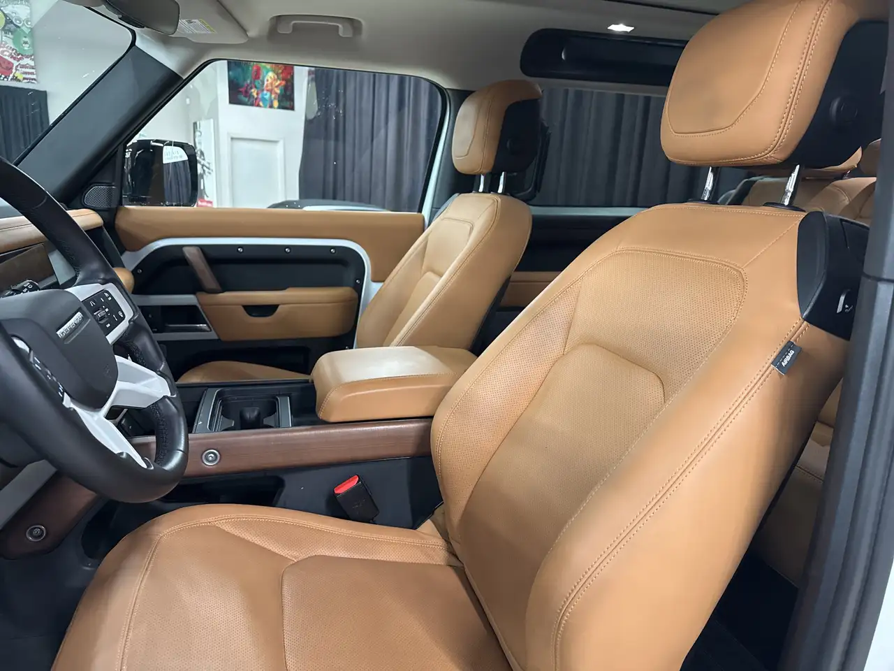 Land Rover Defender - Image 9
