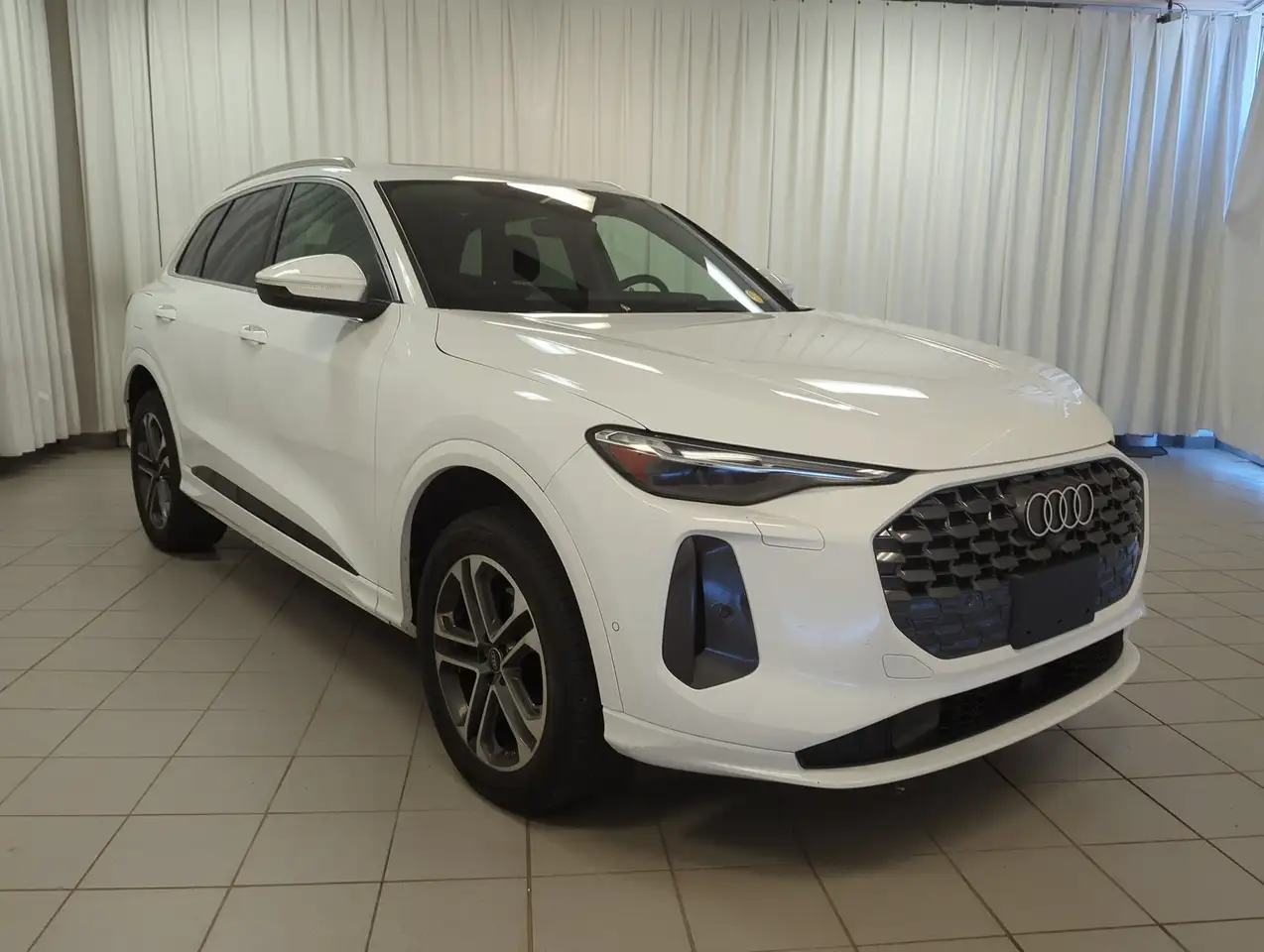 Audi Q5 - Image 2