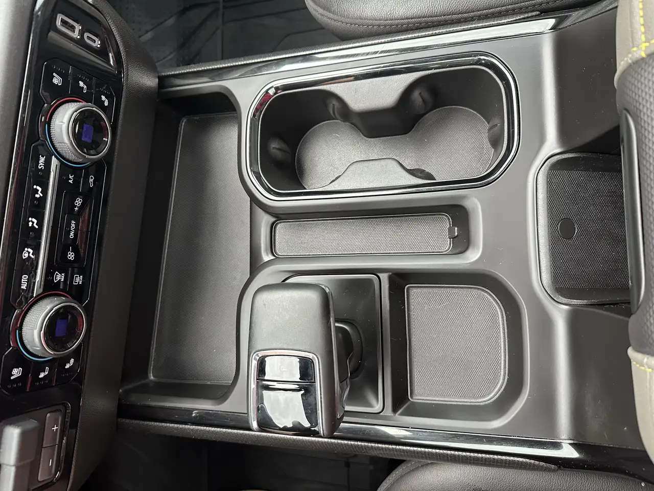 Chevrolet Silverado 1500 - Image 13
