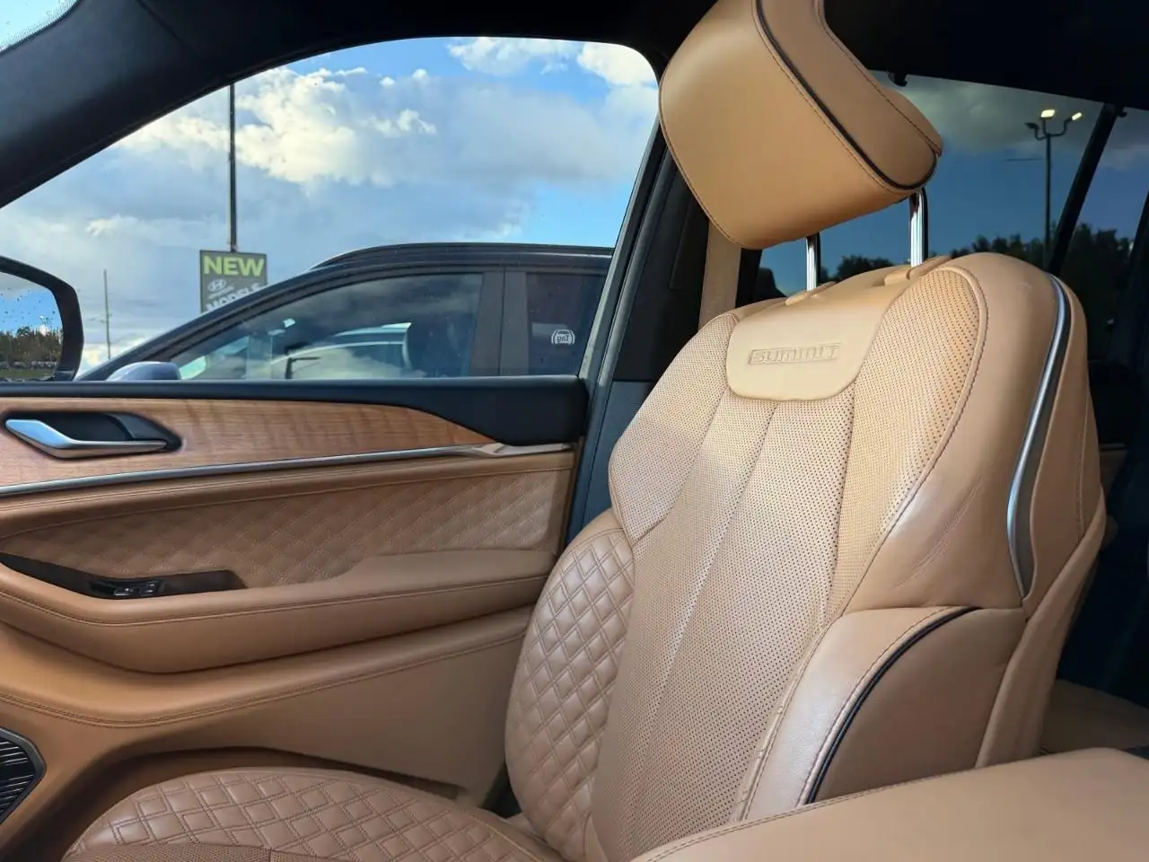 Jeep Grand Cherokee - Image 21