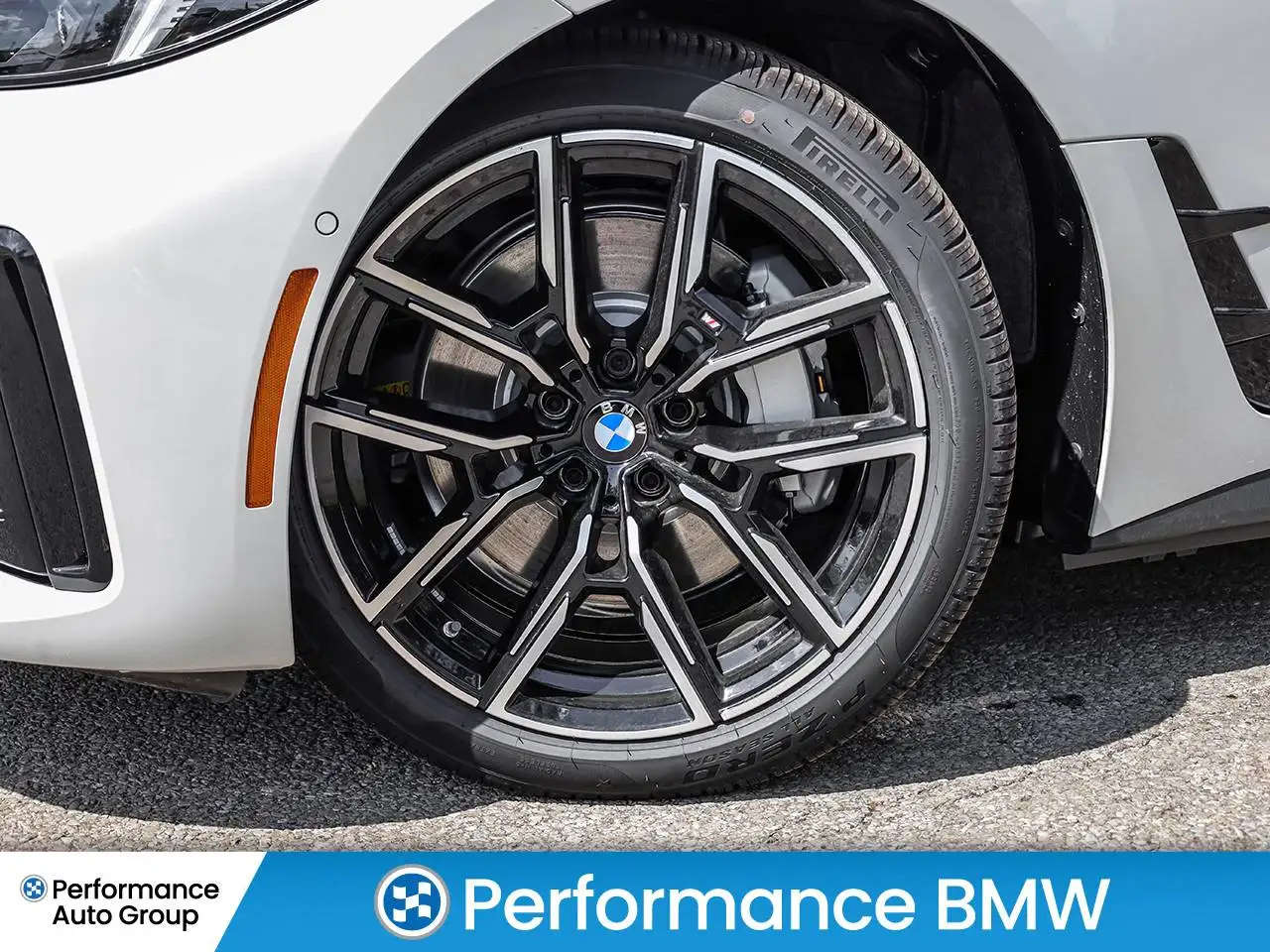 BMW i4 - Image 9