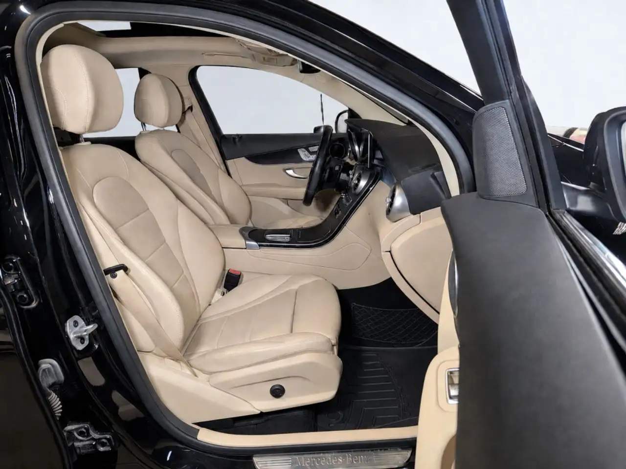 Mercedes-Benz GLC - Image 26