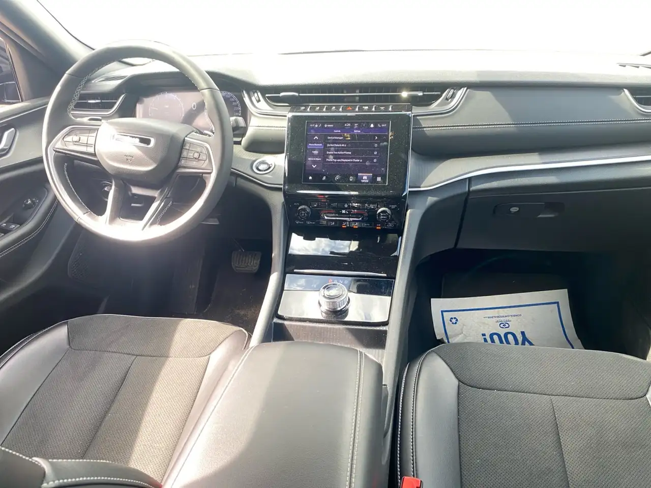 Jeep Grand Cherokee - Image 10