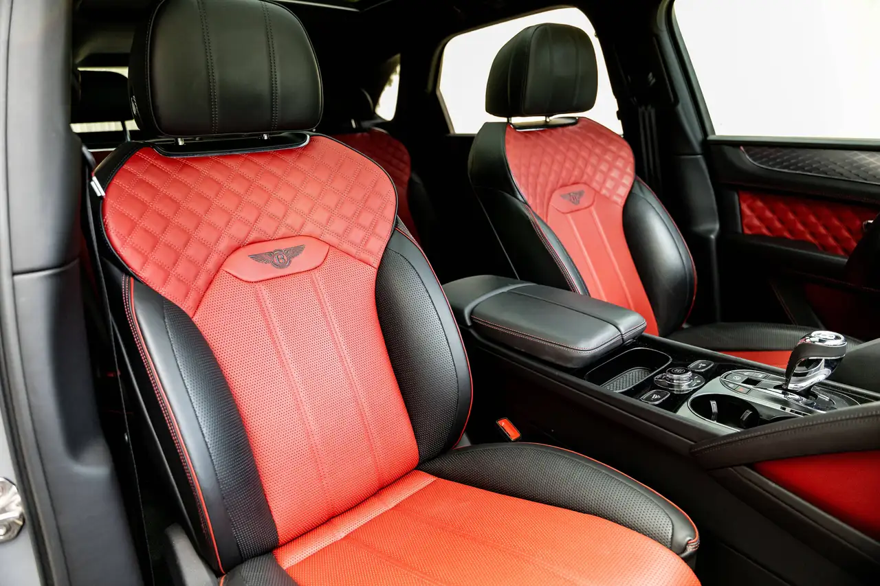 Bentley Bentayga - Image 34
