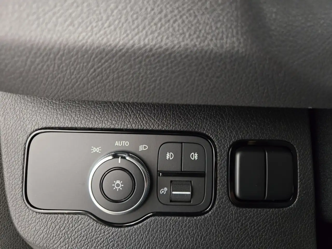 Mercedes-Benz Sprinter - Image 19