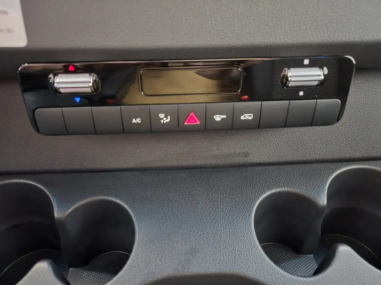 Mercedes-Benz Sprinter - Image 13