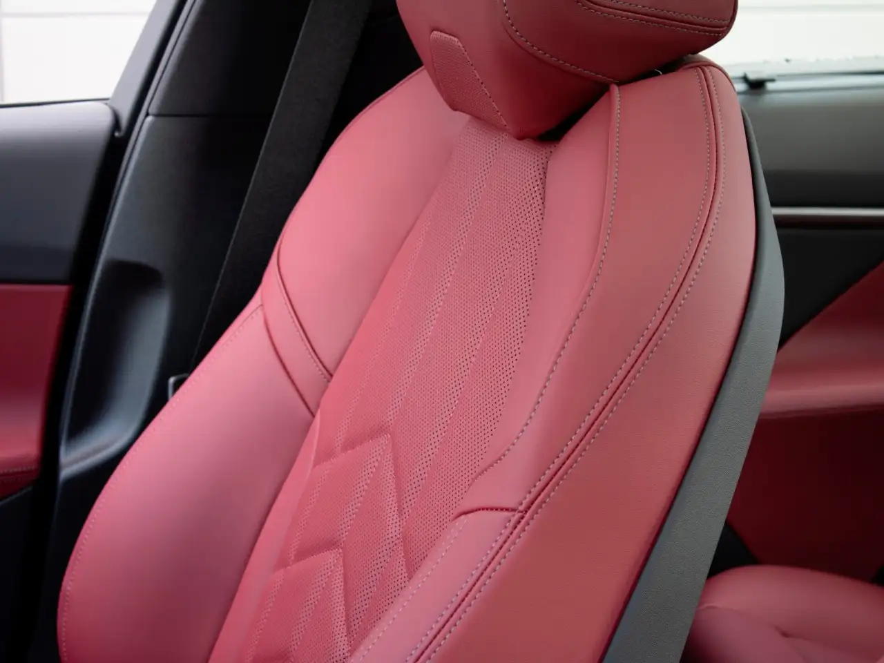 BMW 5 Series - Image 12